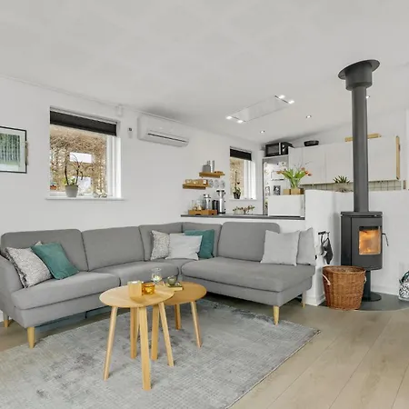 Holiday home Stunning In With House Sea View