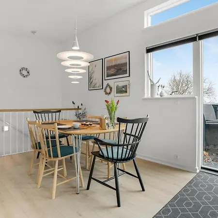Holiday home Stunning In With House Sea View *