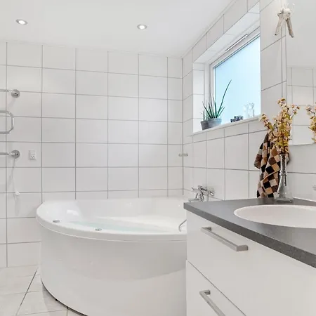 Stunning In With House Sea View Holiday home