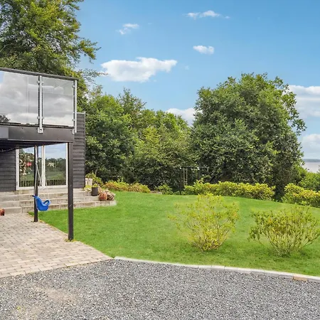 Holiday home Stunning In With House Sea View